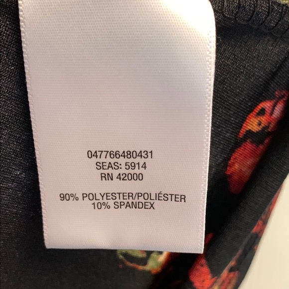 Women’s Jaclyn Smith Black Top with Red and Purple Floral Design 1x - Picture 3 of 5